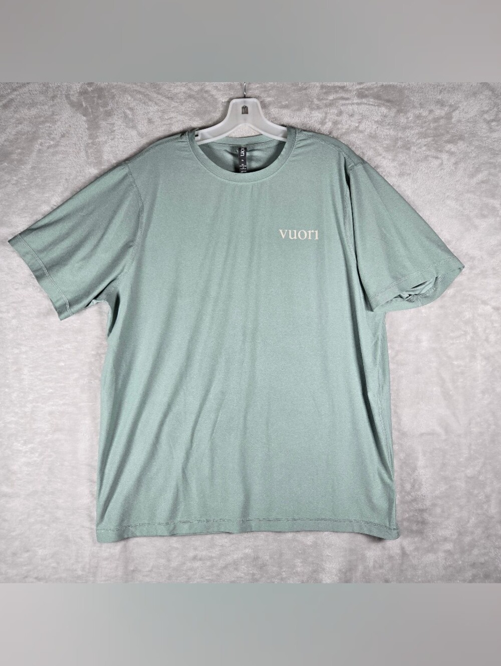 Vuori Uluwatu Short Sleeve Crew Mens Size XL Heather Light Blue Active Shirt